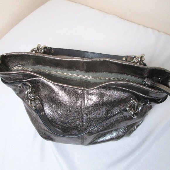Coach Metallic Silver Hobo Purse No. L117B-F17166 Pre-owned Excellent Co… - Picture 8 of 16